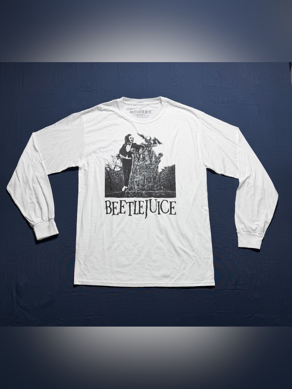 100% Cotton Medium NWOT Beetlejuice Graphic Long Sleeve T-Shirt